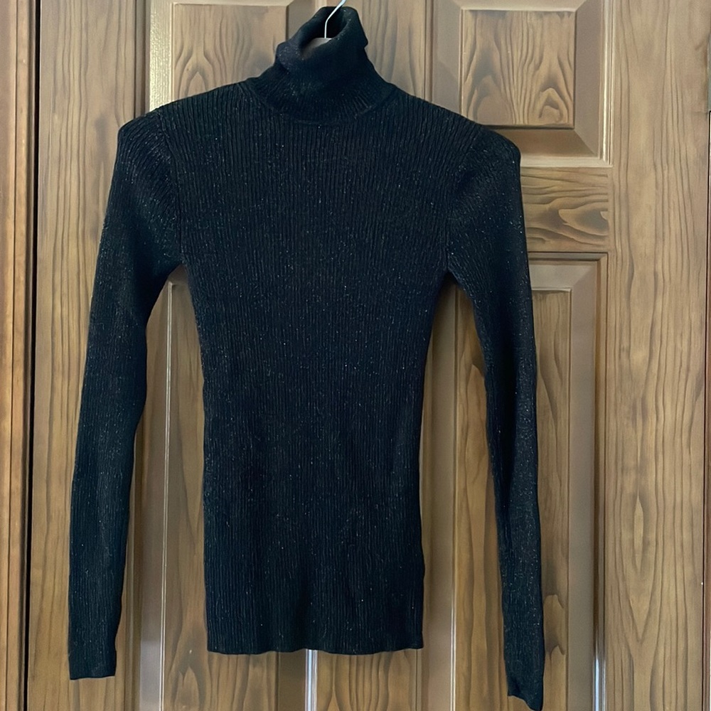 Women’s xsmall Express turtleneck sweater. Black with copper sparkles.